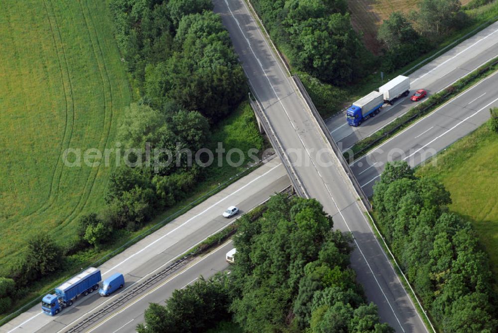 Aerial image Griesheim - Blick auf die A5 nahe Griesheim. Die A5 ist Teil der HaFraBa (Hamburg Frankfurt Basel) vom Hattenbacher Dreieck bis an die Grenze zur Schweiz. Auf 445 km Länge bestehen Verbindungen u.a. zum französischen Autobahnnetz (bis Barcelona) und zur Verbindung Holland - Österreich. Als Teil der HaFraBa E.V. (Nord-Süd Verbindung) ist sie eine der meist befahrensten Strassen Europas (in Deutschland Platz 9).