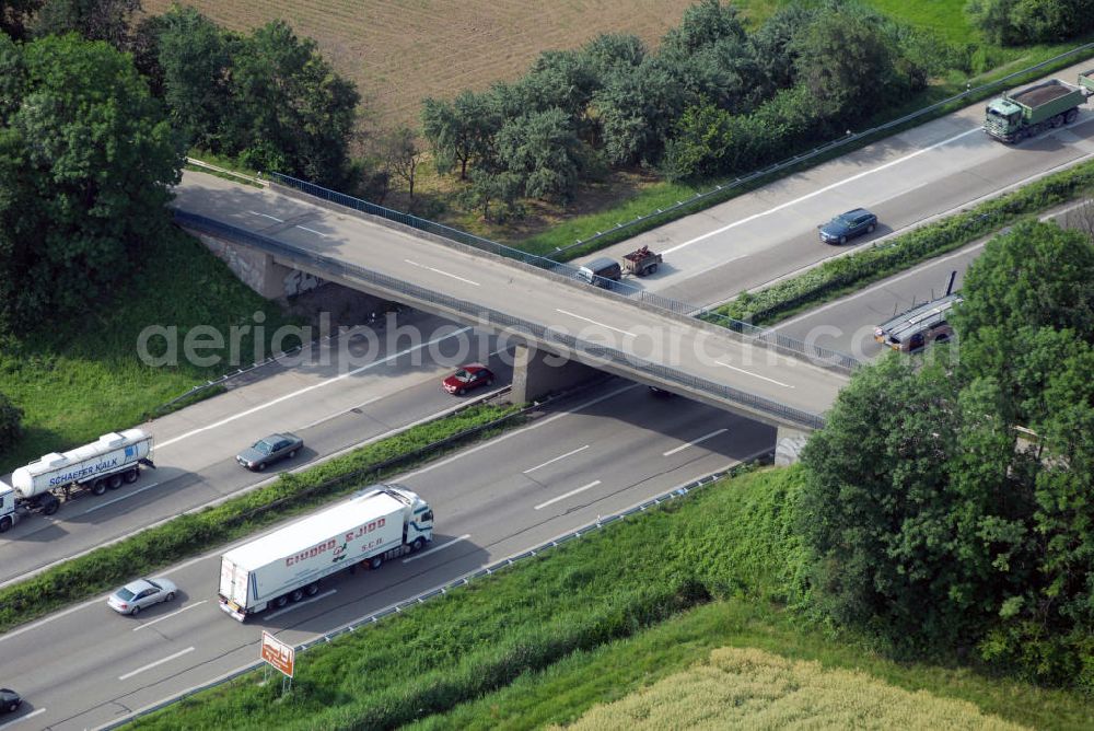 Renchen from the bird's eye view: Blick auf eine Brücke an der A5 nahe Renchen. Die A5 ist Teil der HaFraBa (Hamburg Frankfurt Basel) vom Hattenbacher Dreieck bis an die Grenze zur Schweiz. Auf 445 km Länge bestehen Verbindungen u.a. zum französischen Autobahnnetz (bis Barcelona) und zur Verbindung Holland - Österreich. Als Teil der HaFraBa E.V. (Nord-Süd Verbindung) ist sie eine der meist befahrensten Strassen Europas (in Deutschland Platz 9).