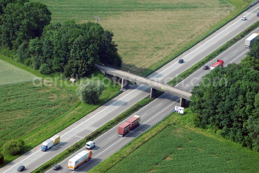 Aerial image Renchen - Blick auf eine Brücke an der A5 nahe Renchen. Die A5 ist Teil der HaFraBa (Hamburg Frankfurt Basel) vom Hattenbacher Dreieck bis an die Grenze zur Schweiz. Auf 445 km Länge bestehen Verbindungen u.a. zum französischen Autobahnnetz (bis Barcelona) und zur Verbindung Holland - Österreich. Als Teil der HaFraBa E.V. (Nord-Süd Verbindung) ist sie eine der meist befahrensten Strassen Europas (in Deutschland Platz 9).