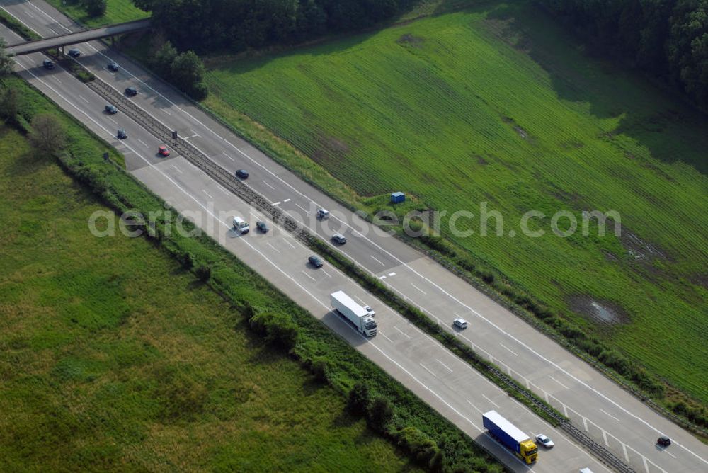 Aerial photograph Sinzheim - Blick auf die A5 nahe Sinzheim. Die A5 ist Teil der HaFraBa (Hamburg Frankfurt Basel) vom Hattenbacher Dreieck bis an die Grenze zur Schweiz. Auf 445 km Länge bestehen Verbindungen u.a. zum französischen Autobahnnetz (bis Barcelona) und zur Verbindung Holland - Österreich. Als Teil der HaFraBa E.V. (Nord-Süd Verbindung) ist sie eine der meist befahrensten Strassen Europas.