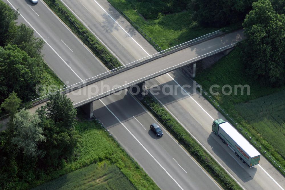 Appenweier / OT Urloffen from the bird's eye view: Blick auf die A5 nahe Urloffen und Renchen. Die A5 ist Teil der HaFraBa (Hamburg Frankfurt Basel) vom Hattenbacher Dreieck bis an die Grenze zur Schweiz. Auf 445 km Länge bestehen Verbindungen u.a. zum französischen Autobahnnetz (bis Barcelona) und zur Verbindung Holland - Österreich. Als Teil der HaFraBa E.V. (Nord-Süd Verbindung) ist sie eine der meist befahrensten Strassen Europas (in Deutschland Platz 9).