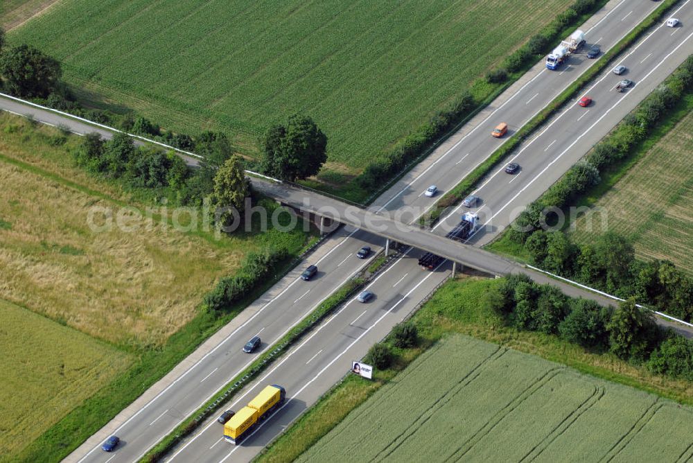 Aerial image Bühl / OT Vimbuch - Blick auf eine Brücke der A5 nahe Vimbuch bei Bühl. Die A5 ist Teil der HaFraBa (Hamburg Frankfurt Basel) vom Hattenbacher Dreieck bis an die Grenze zur Schweiz. Auf 445 km Länge bestehen Verbindungen u.a. zum französischen Autobahnnetz (bis Barcelona) und zur Verbindung Holland - Österreich. Als Teil der HaFraBa E.V. (Nord-Süd Verbindung) ist sie eine der meist befahrensten Strassen Europas (in Deutschland Platz 9).