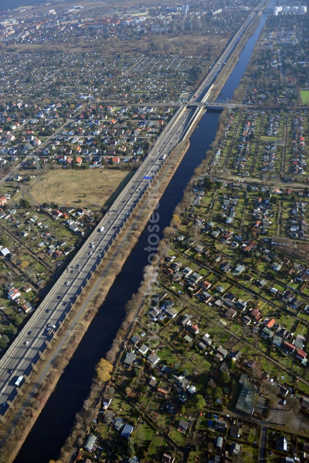 Aerial image Berlin - View of the canal Teltowkanal in the district Britz in Berlin