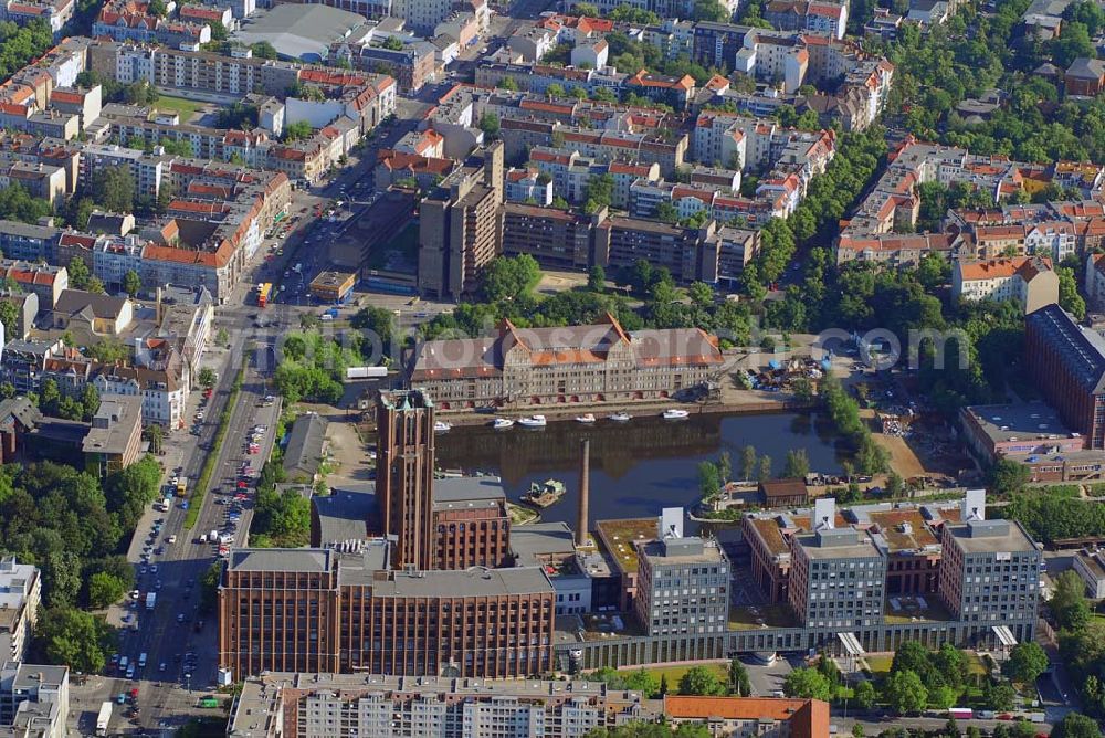 Aerial photograph Berlin - Blick auf den Tempelhofer Hafen mit dem Ullsteinhaus.Der Hafendiente zuletzt nur noch als Schrott- und Lagerplatz diente. Das 100-Millionen-Euro-Neubauprojekt soll die städtebauliche Lücke am Südende des Tempelhofer Damms schließen. Die Grundstücksgesellschaft Objekt Tempelhofer Hafen, ein Joint Venture der HLG Münster/Berlin und der IKB Deutsche Industriebank gestaltet das Areal zwischen Ordensmeisterstraße und Teltowkanal auf einer Fläche von 45 000 Quadratmetern, davon 15 000 Quadratmeter Wasserfläche. Neben dem hist???????????????????????????????????????????????????????????????????????????????????????????????????????????????????????????????????????????????????????????????????????????????????????????????????????????????????????????????????????????????????????????????????????????????????????????????????????????????????????????????????????????????????????????????????????????????????????????????????????????????????????????????????????????????????