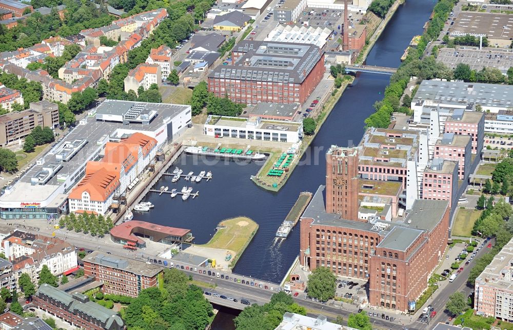 Berlin from above - The shopping, leisure and culture centre Tempelhofer Hafen in Berlin near the office building Ullsteinhaus