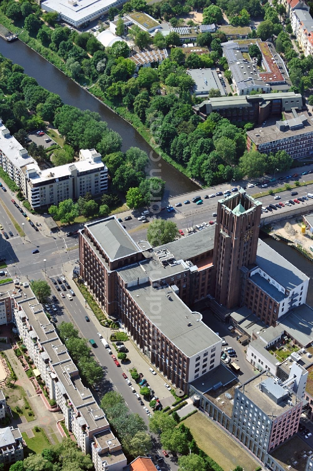 Berlin from the bird's eye view: The shopping, leisure and culture centre Tempelhofer Hafen in Berlin near the office building Ullsteinhaus