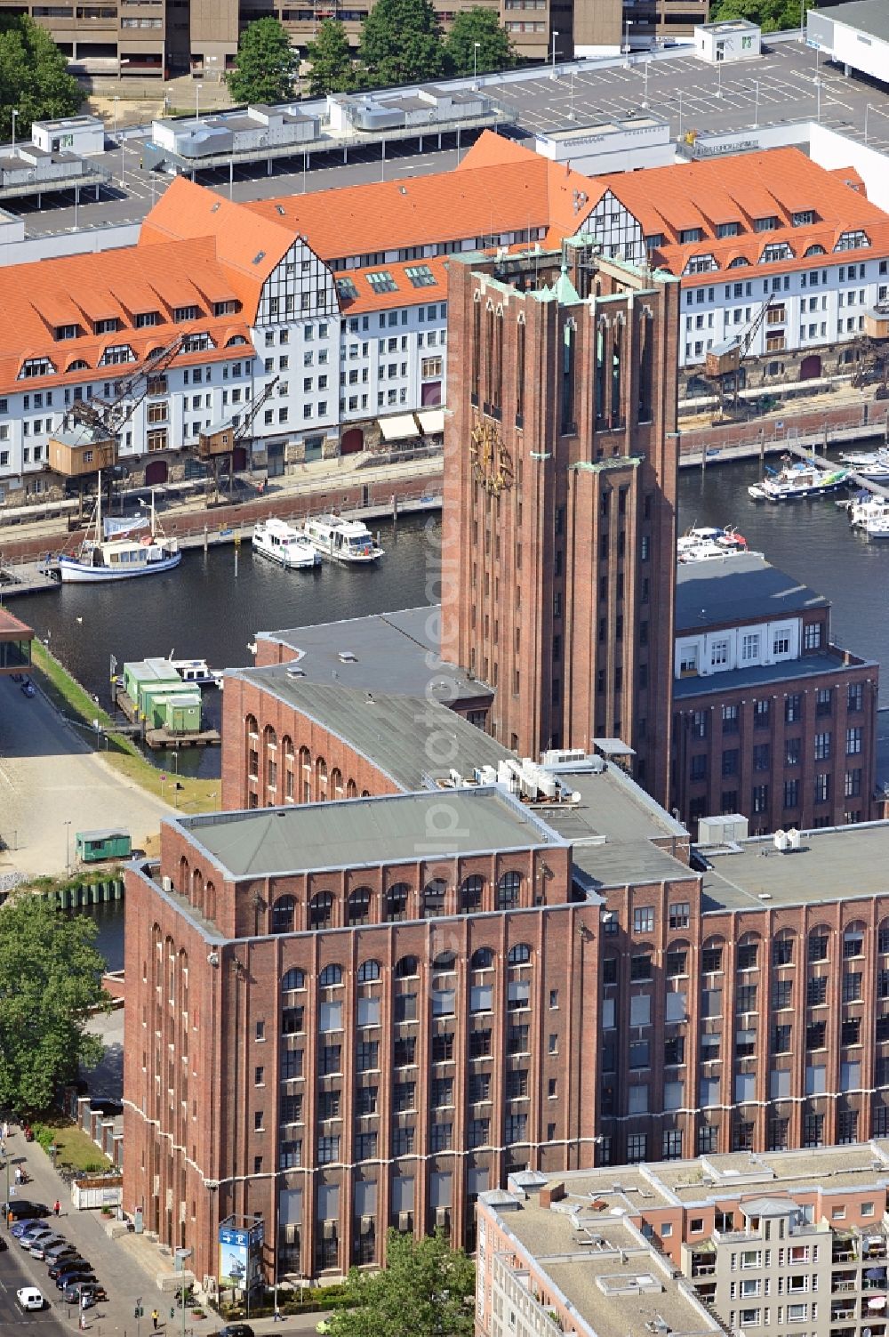 Berlin from the bird's eye view: The shopping, leisure and culture centre Tempelhofer Hafen in Berlin near the office building Ullsteinhaus