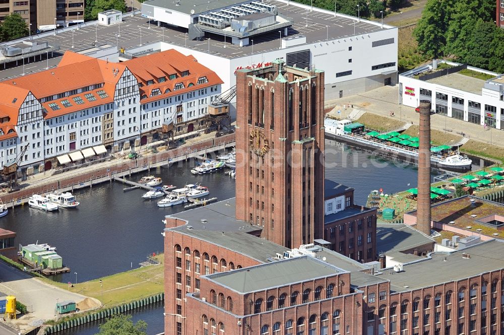 Aerial image Berlin - The shopping, leisure and culture centre Tempelhofer Hafen in Berlin near the office building Ullsteinhaus