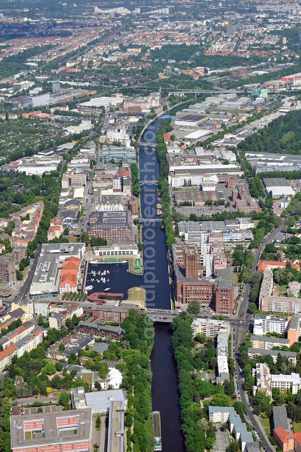 Berlin from above - The shopping, leisure and culture centre Tempelhofer Hafen in Berlin near the office building Ullsteinhaus