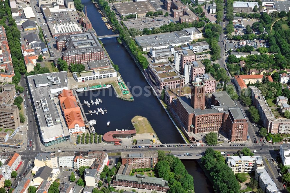 Aerial image Berlin - The shopping, leisure and culture centre Tempelhofer Hafen in Berlin near the office building Ullsteinhaus