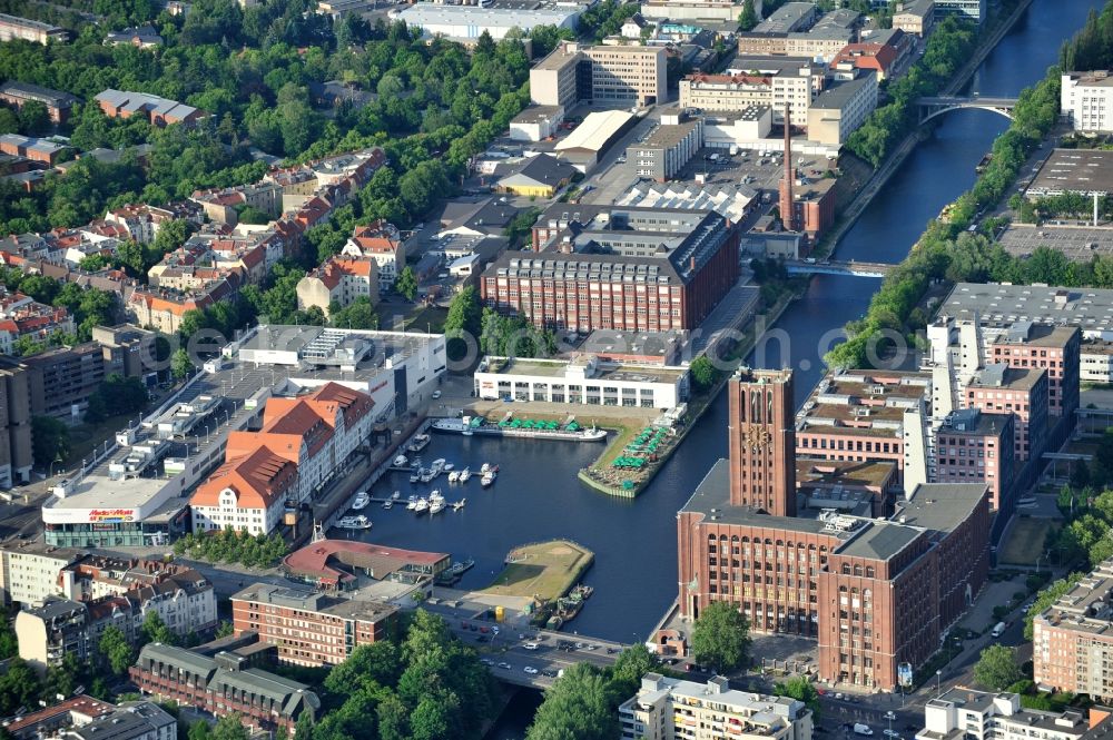 Aerial image Berlin - The shopping, leisure and culture centre Tempelhofer Hafen in Berlin near the office building Ullsteinhaus