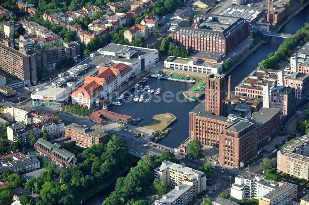 Aerial photograph Berlin - The shopping, leisure and culture centre Tempelhofer Hafen in Berlin near the office building Ullsteinhaus