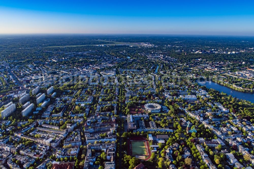 Hamburg from the bird's eye view: The tennis arena at Rothenbaum in Hamburg. The ATP tournament in Hamburg (official German International Open) is a German men's tennis tournament which is held annually at Hamburg Rothenbaum