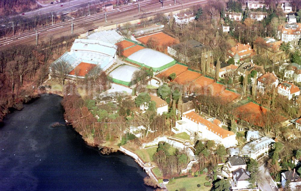 Berlin from above - Tennis court sports field of Lawn-Tennis-Turnier-Club Rot-Weiss e.V. on street Gottfried-von-Cramm-Weg in the district Grunewald in Berlin, Germany