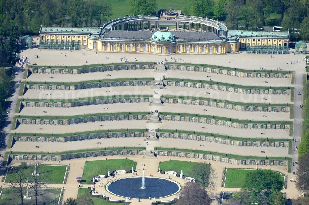 Potsdam from the bird's eye view: View of the fountain in the park of castle Sanssouci in Potsdam. It was built in 1745 together with the flower garden in the Baroque style in the order of the Prussian King Frederick II