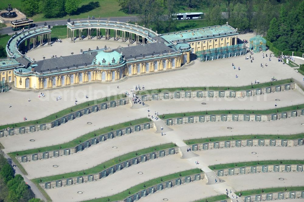 Aerial image Potsdam - View of the fountain in the park of castle Sanssouci in Potsdam. It was built in 1745 together with the flower garden in the Baroque style in the order of the Prussian King Frederick II