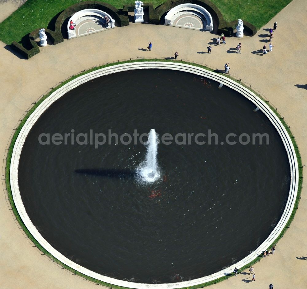 Aerial photograph Potsdam - View of the fountain in the park of castle Sanssouci in Potsdam. It was built in 1745 together with the flower garden in the Baroque style in the order of the Prussian King Frederick II