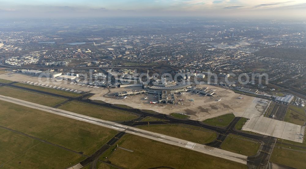 Aerial image Düsseldorf - View to the Duesseldorf International Airport which is the main airport in Nothrhine Westfalia