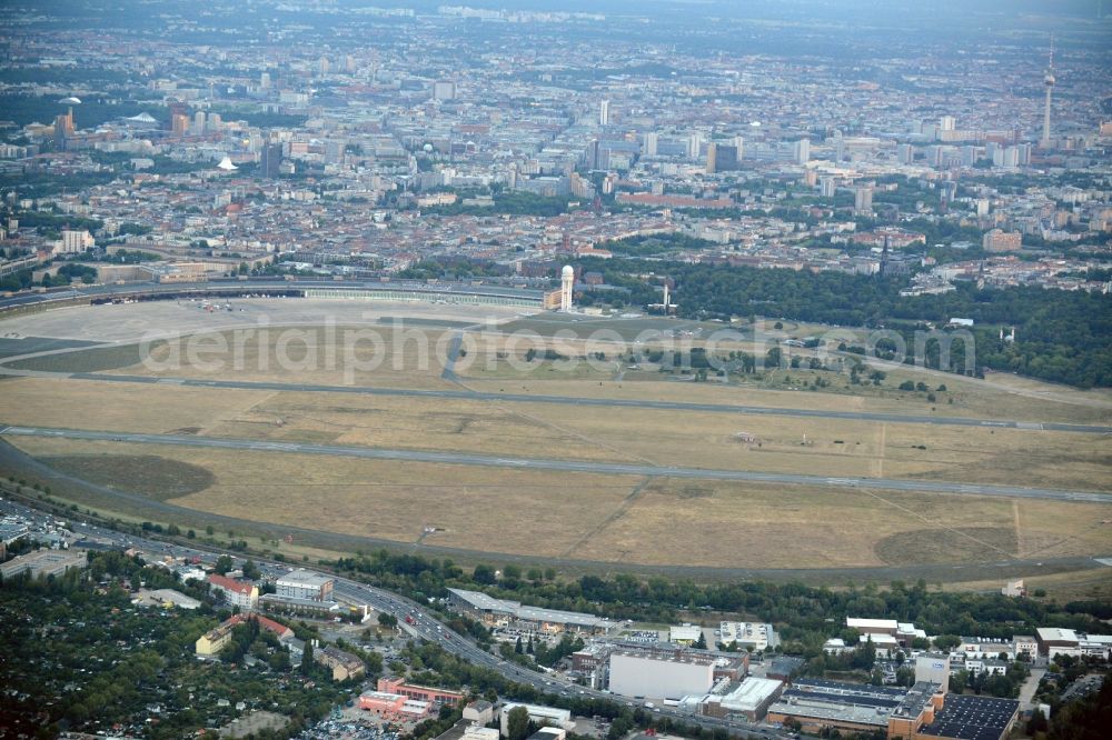 Aerial image Berlin - View of the disused airport Berlin - Tempelhof