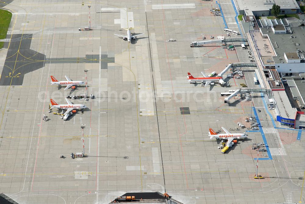 Schönefeld from the bird's eye view: Blick auf das alte Terminal Nord des Flughafengeländes BBI Schönefeld. North Terminal of the airport Schönefeld BBI.