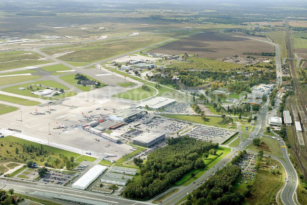 Aerial image Schönefeld - Blick auf das alte Terminal Nord des Flughafengeländes BBI Schönefeld. North Terminal of the airport Schönefeld BBI.