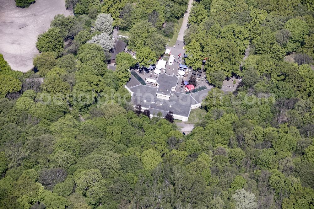 Aerial image Berlin - Visitors at Terrassencafe in the zoo Tierpark in the Friedrichsfelde part of the district of Lichtenberg in Berlin, Germany