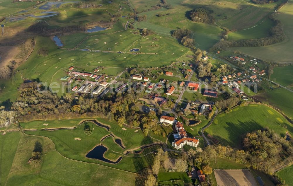 Aerial photograph Teterow - View of Teschow, a district of Teterow in the state Mecklenburg-Western Pomerania. You can see the country hotel Schloss Teschow and the golf course of the Golfclub Schloss Teschow e.V.