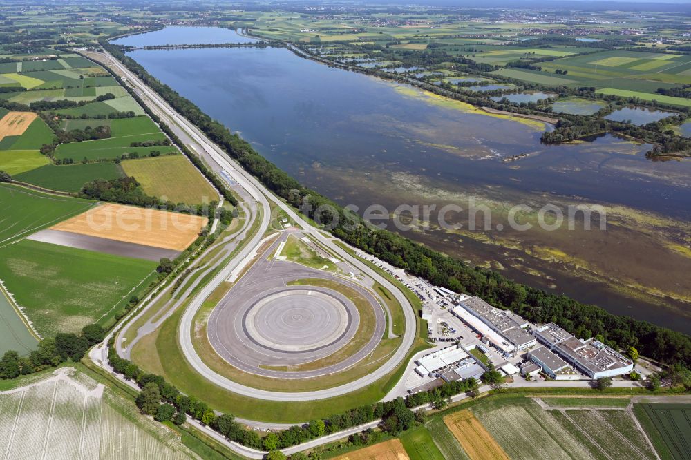 Aschheim from the bird's eye view: Test track and practise place on the BMW measuring area Aschheim in the district on street Bayernwerkweg of Neufinsing in Aschheim in the federal state Bavaria, Germany