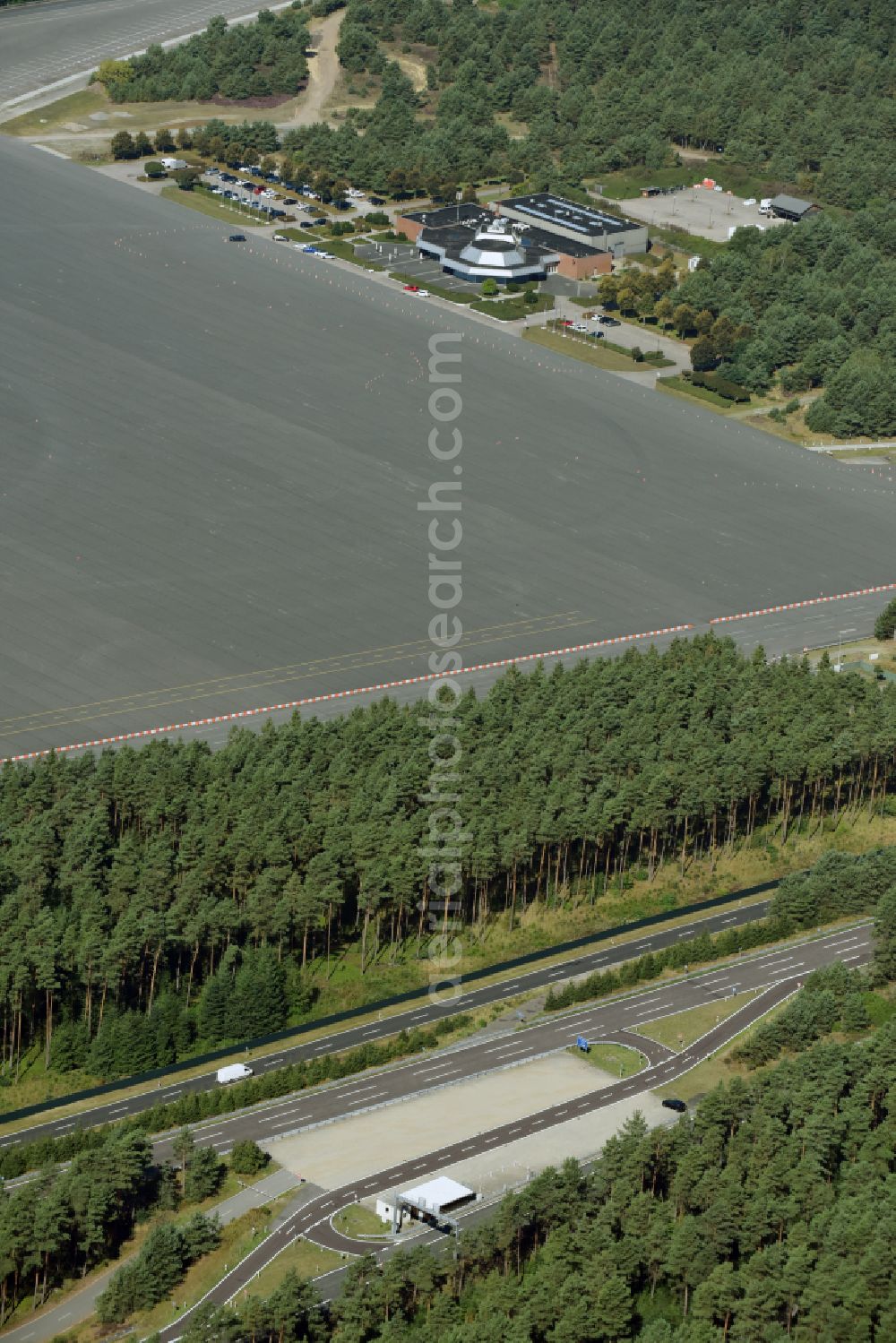 Aerial photograph Wittingen - Test track and practice area for training in the driving safety center and traffic training area Volkswagen AG test site Ehra-Lessien in a forest and woodland area in Wittingen in the state of Lower Saxony