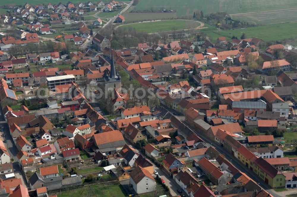 Aerial image Thamsbrück - Blick auf die Ortschaft Thamsbrück, einem Ortsteil der Stadt Bad Langensalza, im Unstrut-Hainich-Kreis. Der Ort wurde 736 zum ersten Mal urkundlich erwähnt und ist damit die älteste Kleinstadt in Thüringen. Sie liegt 35 km nordwestlich von Erfurt und hat 1.041 Einwohner. PLZ 99947