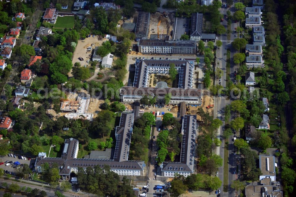 Aerial image Berlin - In the former headquarters of the U.S. forces in the district of Dahlem in Berlin is currently being created, the real estate site The metropolitan gardens. Quality apartments and suites in the former barracks and administrative buildings integrated from the Terraplan estate and fiduciary mbH at the corner Clayallee Saagemunder road 