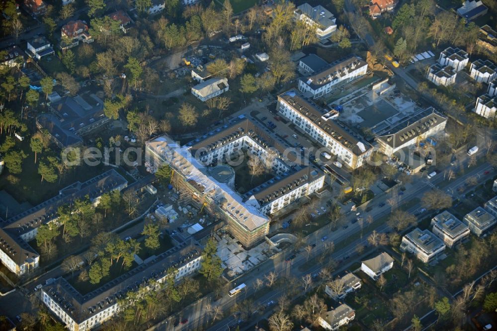 Aerial photograph Berlin - In the former headquarters of the U.S. forces in the district of Dahlem in Berlin is currently being created, the real estate site The metropolitan gardens. Quality apartments and suites in the former barracks and administrative buildings integrated from the Terraplan estate and fiduciary mbH at the corner Clayallee Saagemunder road 