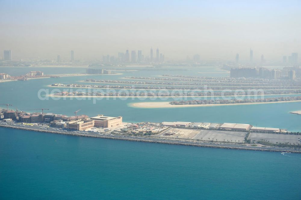 Aerial photograph Dubai - View of the archipelago The Palm Jumeirah, a palm-shaped island in the Persian Gulf in Dubai