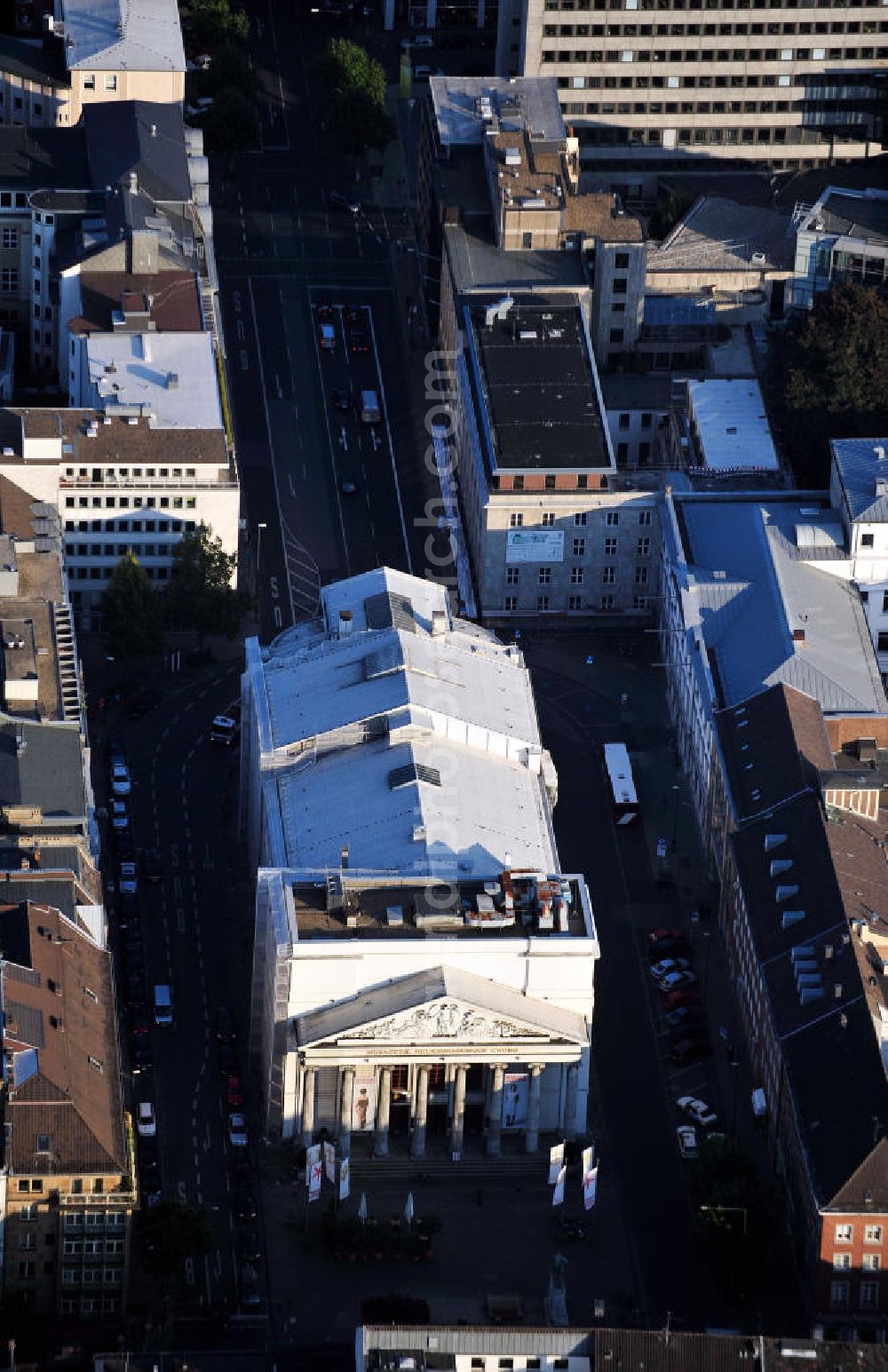 Aerial image Aachen - Das Theater Aachen am Kapuzinergraben und Theaterplatz in Aachen. The theatre Aachen at the streets Kapuzinergraben and Theaterplatz in Aachen.