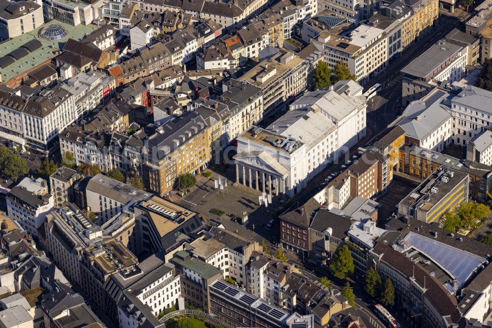 Aerial image Mitte - Theater Aachen on the Theaterplatz in the city center of Aachen in the federal state of North Rhine-Westphalia. Aachen is a district-free spa town, bishopric and the westernmost city in Germany. The striking white, elongated building of the theater is located in the historic city center in the Mitte district