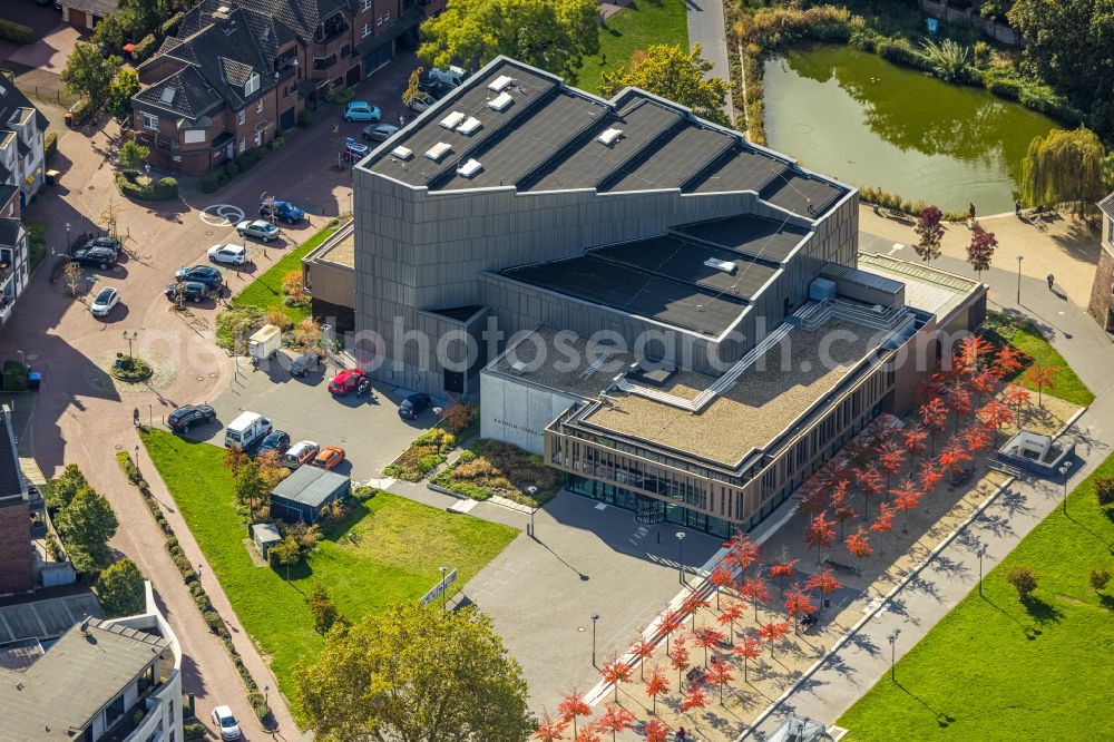 Dinslaken from above - Concert hall and theater Kathrin-Tuerks-Halle on the Platz D'Agen in Dinslaken in the Ruhr area in the federal state of North Rhine-Westphalia, Germany