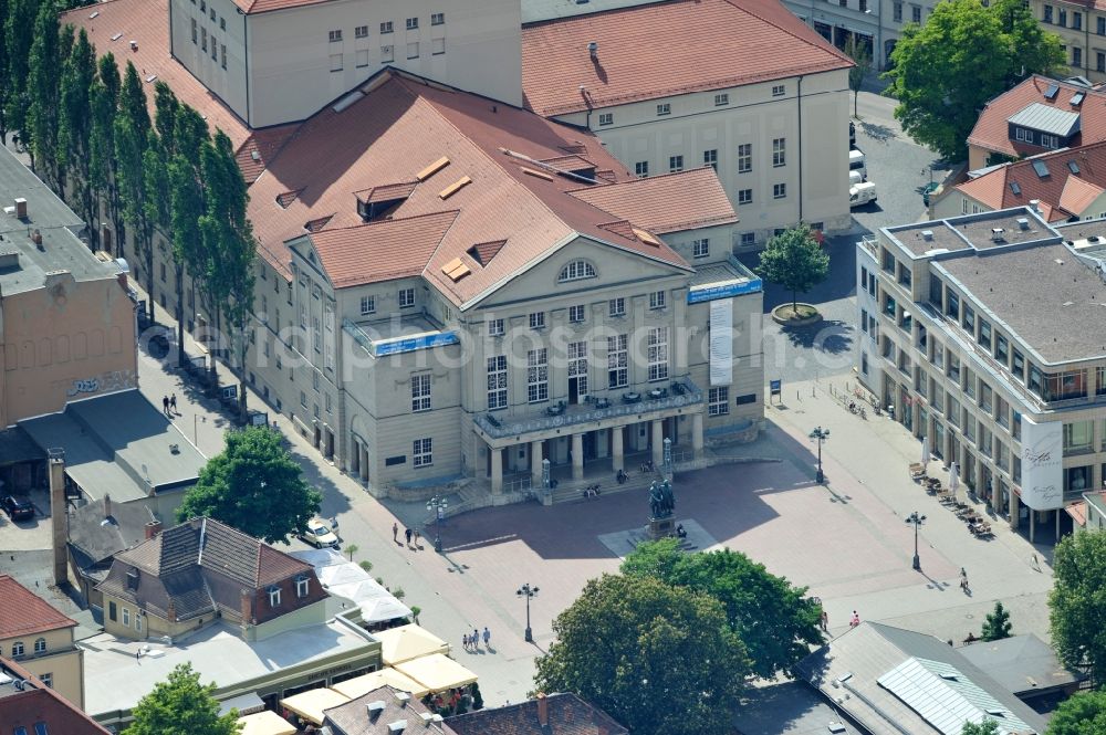 Weimar from the bird's eye view: View of the Theatre Square with the Goethe-Schiller monument in front of the German National Theater in Weimar