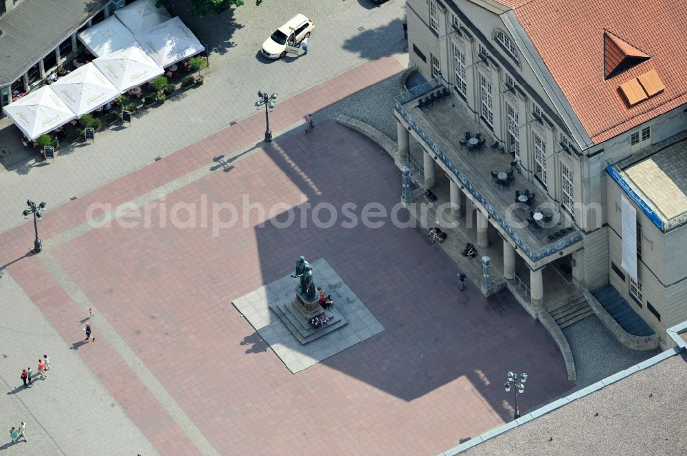 Aerial image Weimar - View of the Theatre Square with the Goethe-Schiller monument in front of the German National Theater in Weimar