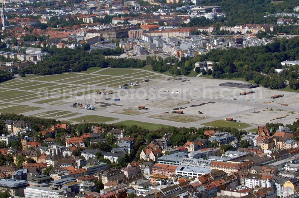 Aerial image München - Die Theresienwiese ist ein Platz bzw. eine Sonderfreifläche in der Ludwigsvorstadt-Isarvorstadt. Hier findet jährlich das Oktoberfest statt. Munich 2007/07/14 The large grassland in Ludwigsvorstadt-Isarvorstadt (suburb) is called 'Theresienwiese'. Every year the 'Oktoberfest' takes place here.