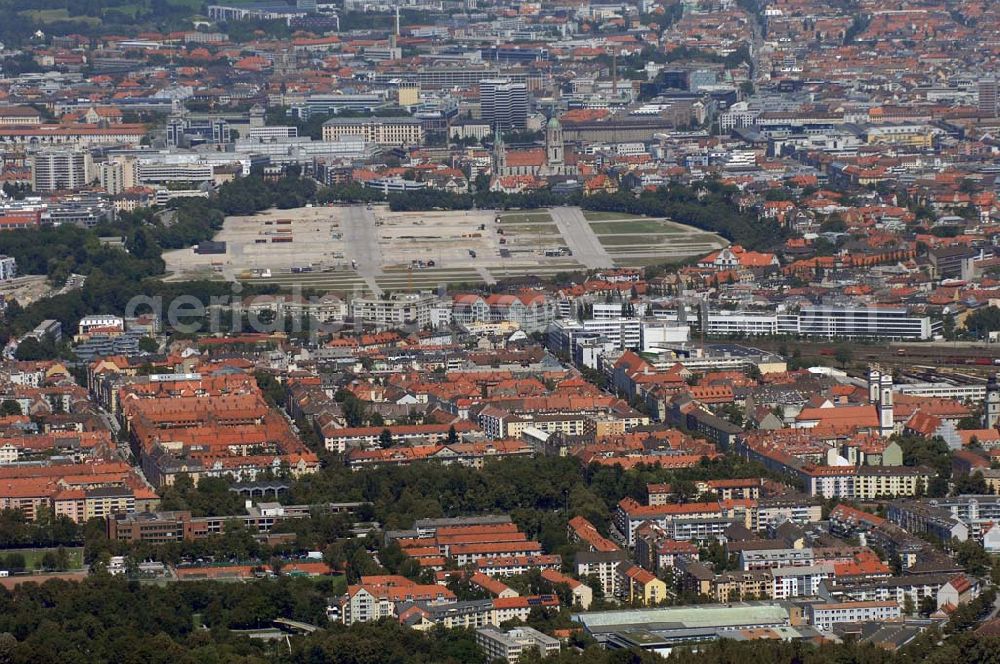 München from above - Die Theresienwiese ist ein Platz bzw. eine Sonderfreifläche in der Ludwigsvorstadt-Isarvorstadt. Hier findet jährlich das Oktoberfest statt. Munich 2007/07/15 The large grassland in Ludwigsvorstadt-Isarvorstadt (suburb) is called 'Theresienwiese'. Every year the festival 'Oktoberfest' takes place here.