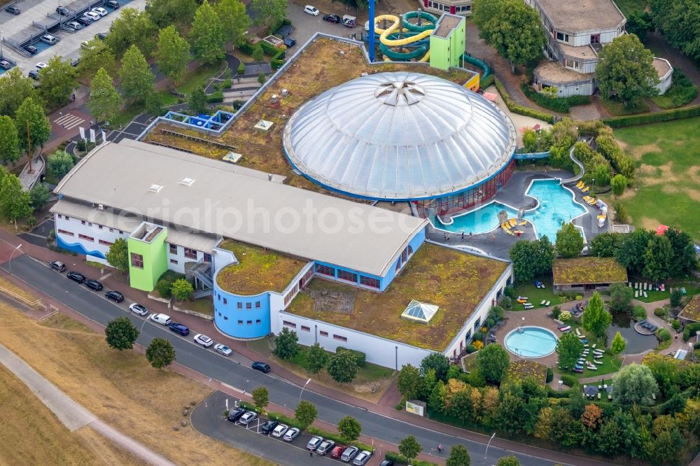 Aerial image Dorsten - Spa and swimming pools at the swimming pool of the leisure facility Atlantis Dorsten on Konrad-Adenauer-Platz in Dorsten in the state North Rhine-Westphalia