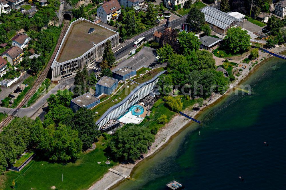 Überlingen from the bird's eye view: Spa and swimming pools at the swimming pool of the leisure facility Bodensee-Therme Ueberlingen on street Bahnhofstrasse in Ueberlingen at Bodensee in the state Baden-Wuerttemberg, Germany