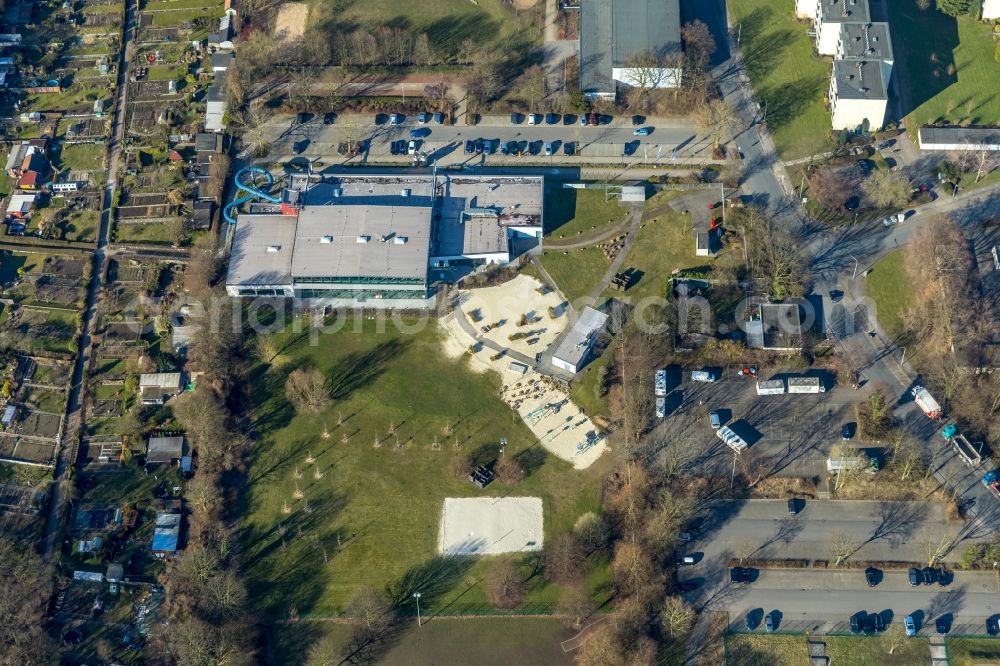 Aerial photograph Dinslaken - Spa and swimming pools at the swimming pool of the leisure facility DINonare - das stadtwerkebad of Dinslakener Baeof GmbH Am Stadtbad in Dinslaken in the state North Rhine-Westphalia, Germany