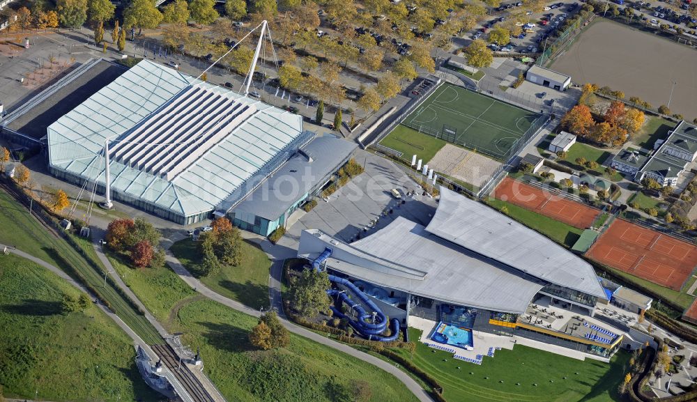 Karlsruhe from the bird's eye view: Spa and swimming pools at the swimming pool of the leisure facility Europabad on street Hermann-Veit-Strasse in the district Suedweststadt in Karlsruhe in the state Baden-Wuerttemberg, Germany