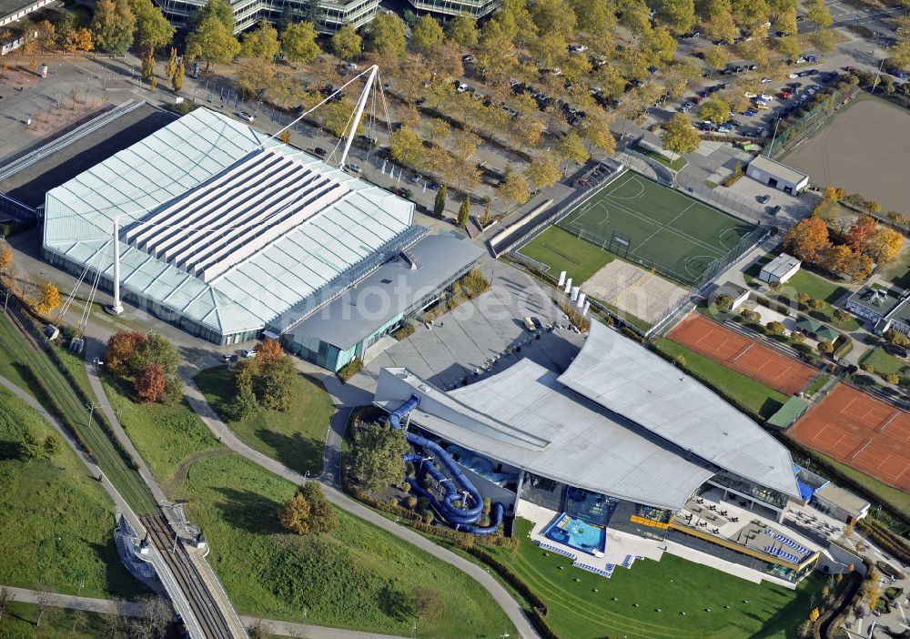 Aerial image Karlsruhe - Spa and swimming pools at the swimming pool of the leisure facility Europabad on street Hermann-Veit-Strasse in the district Suedweststadt in Karlsruhe in the state Baden-Wuerttemberg, Germany