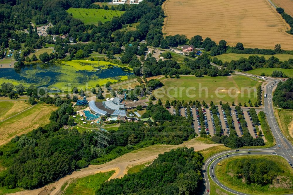 Witten from above - Spa and swimming pools at the swimming pool of the leisure facility Freizeitbad Heveney in Witten in the state North Rhine-Westphalia