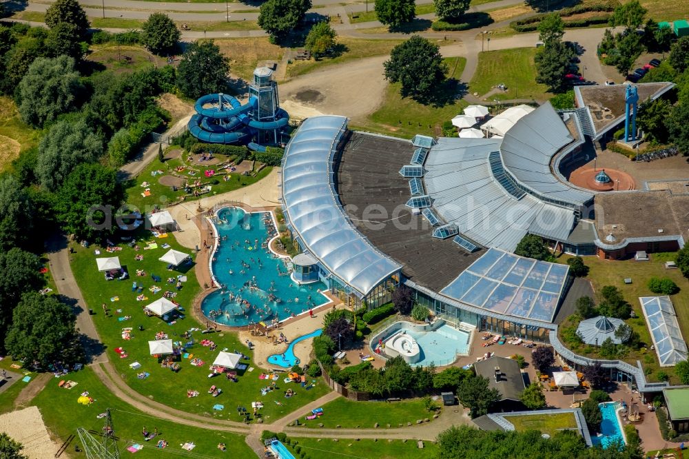 Aerial image Witten - Spa and swimming pools at the swimming pool of the leisure facility Freizeitbad Heveney in Witten in the state North Rhine-Westphalia