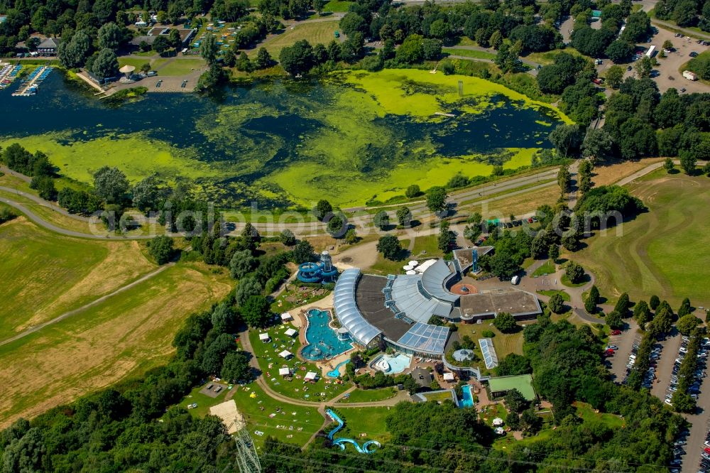 Aerial photograph Witten - Spa and swimming pools at the swimming pool of the leisure facility Freizeitbad Heveney in Witten in the state North Rhine-Westphalia