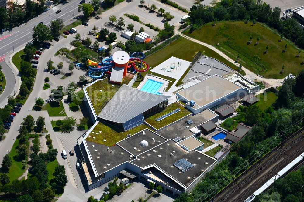 Ingolstadt from the bird's eye view: Spa and swimming pools at the swimming pool of the leisure facility WONNEMAR Erlebnisbad Ingolstadt on Suedliche Ringstrasse in Ingolstadt in the state Bavaria, Germany