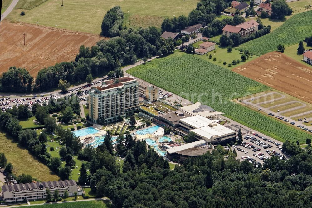 Aerial image Bad Füssing - Spa and swimming pools at the swimming pool of the leisure facility Johannesbad-Therme in Bad Fuessing in the state Bavaria